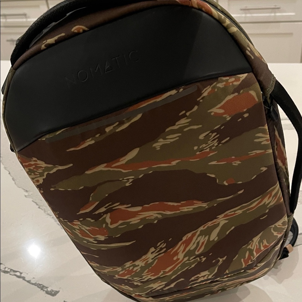 Nomadic Navigator sling 10L Camouflage Men's Backpack